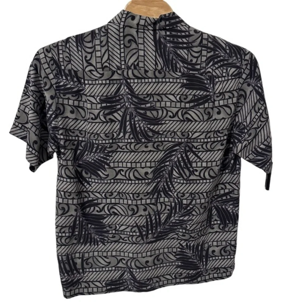 Tommy Bahama Mens L Green Floral Print 100%‎ Silk Short Sleeve Hawaiian Shirt